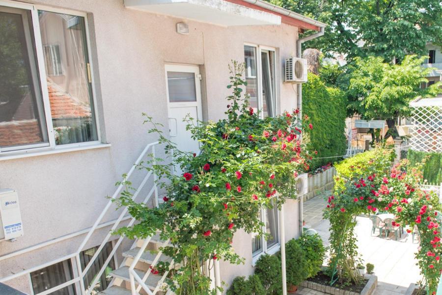 Hotel Relax Varna Exterior photo